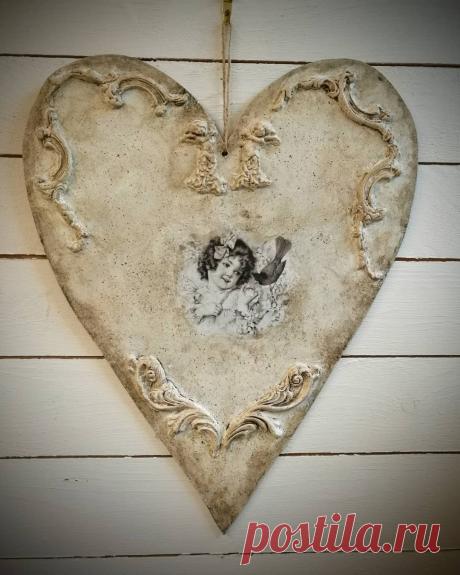 Mitt Måleri в Instagram: «Stort hjärta med ornament. Till salu 😍
#handmålad #ornament #vintagestyle #väggdekoration #hantverk» 14 отметок «Нравится», 3 комментариев — Mitt Måleri (@mitt_maleri) в Instagram: «Stort hjärta med ornament. Till salu 😍
#handmålad #ornament #vintagestyle #väggdekoration #hantverk»