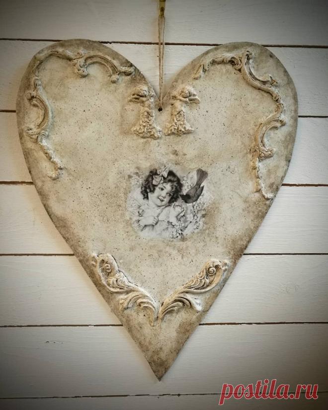 Mitt Måleri в Instagram: «Stort hjärta med ornament. Till salu 😍
#handmålad #ornament #vintagestyle #väggdekoration #hantverk» 14 отметок «Нравится», 3 комментариев — Mitt Måleri (@mitt_maleri) в Instagram: «Stort hjärta med ornament. Till salu 😍
#handmålad #ornament #vintagestyle #väggdekoration #hantverk»