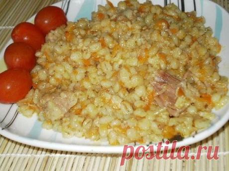 Вкусная перловка 
С детства люблю такую перловку, еще бабушка такую готовила. Я ее делала на свиной тушенке. Для начала подготовим необходимые продукты.
Рецепт на сайте: https://posovetuyu.ru/vkusnaya-perlovka.html