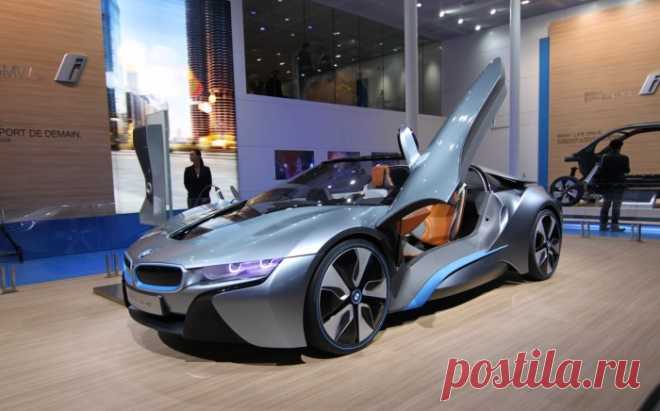 Долгожданный BMW i8 Spyder готовится выйти на дороги | Чёрт побери Долгожданная новинка готовится к выходу на дороги. Совсем скоро на дорогах появится новая модель BMW i8. Невероятный, супер современный кабриолет, который ждали многие любители гибридов и просто хороших автомобилей. Появившись на нескольких выставках, Spyder да ясно понять, что инженеры BMW проделали удивительную работу.  Был полностью переделан кузов машины.  Автомобиль стал еще легче, своих предшественник...