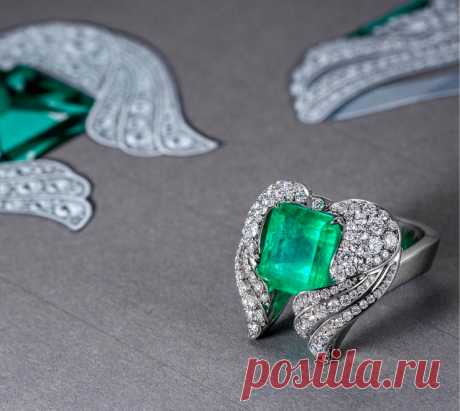 Смелые украшения в виде крыльев. Возрождение античности - GEMSTONES сайт о драгоценных камнях, самоцветах и лучших ювелирных украшениях