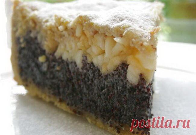 Пирог с маком и яблоками