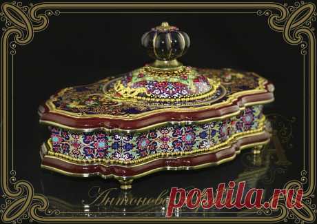 Шкатулка в восточном стиле. 
Дерево, декупаж,.декор.элементы.
Размер: 23х14х13