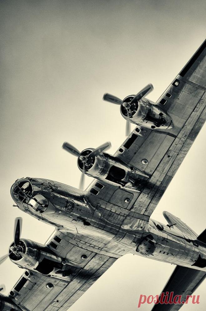 Boeing B-17 | Aviation