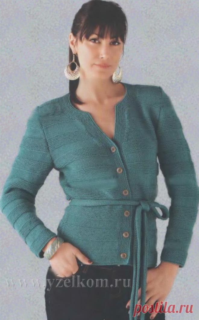 Короткий жакет из цветных кубиков Жакетик с опушкой Жакет с застёжкой на петли Кофта волнистым узором Модный жакет на широкой планке Жакет с лацканами. Вязание на спицах Жакет классический. Вязание на спицах Жакет с широкими планками Жакет в чёрно-белую полоску Жакет с воланами. Вязание на спицах