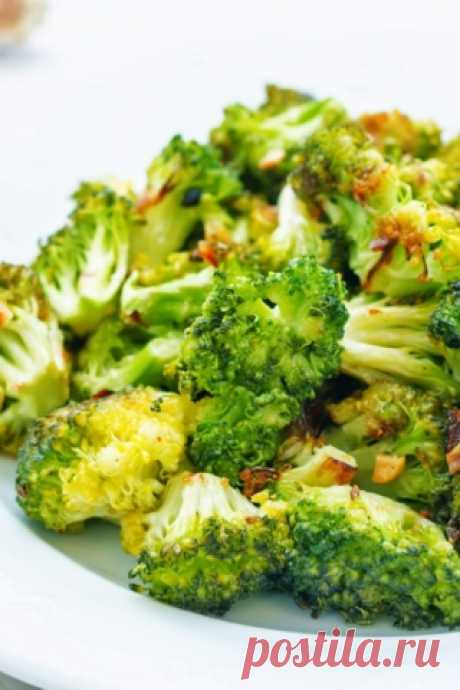 Запечённая брокколи с чесноком — Лайфхакер