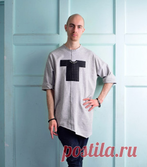 Свитшот Мужской свитшот из серого трикотажа, размер oversize. Ручная работа от молодых русских дизайнеров-модельеров. Доставка по России и СНГ.