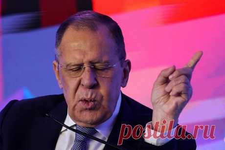 Лавров заявил об охватывающем европейские страны «прямом нацизме». Глава МИД РФ Сергей Лавров заявил, что Москва наблюдает «прямой нацизм», который охватывает все больше и больше европейских стран. По словам министра, российская сторона видит, как там разрушается история, сносятся святые памятники. В связи с этим он призвал противостоять диктату во всех его проявлениях.
