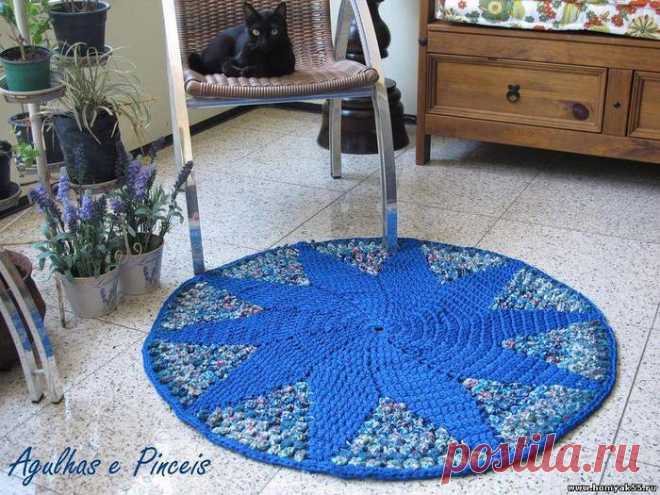 КРУГЛЫЙ КОВРИК ИЗ ФУТБОЛОК КРЮЧКОМ