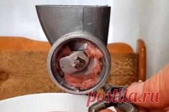 Сухожилия больше не будут наматываться: просто заточите ножи мясорубки наждачной бумагой