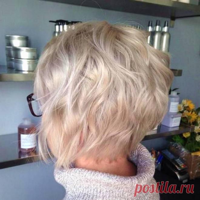 Освежите свой образ при помощи 4 стильных вариантов стрижек Женщины, которым за 50, — это не бабушки, а зрелые и прекрасные дамы, знающие, чего хотят. Любой возраст не отменяет того, что нужно всегда следить за