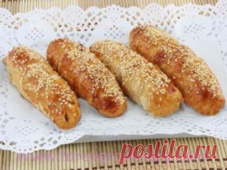 Любимые рецепты » Слоеные спиральные пирожки с фаршем