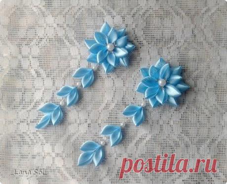 Цветочек с подвесками из атласных ленточек