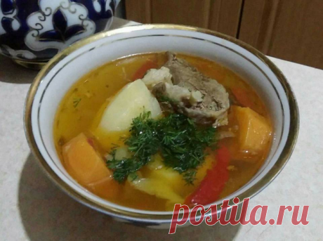 КАЙНАТМА ШУРВА ( шурпа без обжарки )

Шурпа как и плов древние восточные и всем известные рецепты. И эти блюда все готовят по-разному,все зависит от региона и местных традиций. Даже в каждой семье свой рецепт. Суп-шурпа который готовится без обжарки называют кайнатма. 
Суп готовить очень легко. Хотя есть одно но, готовить его нужно долго, на самом маленьком огне. В процессе всей варки, суп должен не кипеть, а томиться.


Ингредиенты:

Баранина на ребрышках — 800 гр
Помидор...