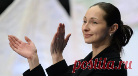 Крылова — о травме Морозов: будем кататься на анестезии. Анжелика Крылова, тренер танцевального дуэта Аннабель Морозов/Игорь Ерёменко, заявила, что её подопечные выступят с произвольным танцем на Гран-при России, несмотря на травму партнёрши. Читать далее