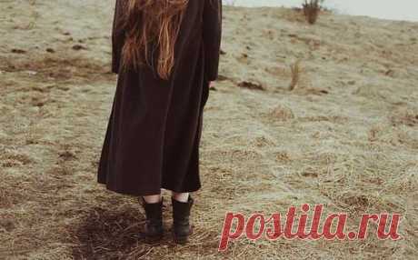 Սի՛րտ իմ, սպասի՛ր. գուցե արշալույս
Ողջունե երկինք, գուցե մանուշակ
Շա՛ղ տա բյուրեղներ, գուցե մի նոր լույս
Հալածե մութը, գուցե հաղթանակ
Տանիս կռվի մեջ — մի՛ հուսահատվիր.
Ապրի՛ր մինչ կա կյանք, մինչ նորոգ հույսի
Կախարդ հորիզոն... Սի՛րտ իմ վշտակի՛ր
Ինչո՞ւ ես հեծում, մի՞թե ամեհի
Օձն է ճնշում քեզ — կասկածը անհույս,
Ձանձրույթը դաժան... մի՞թե խորտակվեց
Սերը սրբազան — երկինքը հոգուս...
— Տանջըվի՛ր, հուսա՛...

(Ավետիք Իսահակյան)