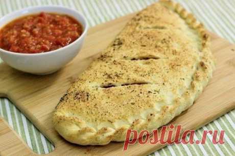 Как приготовить кальцоне с ветчиной и сыром под соусом маринара  - рецепт, ингредиенты и фотографии