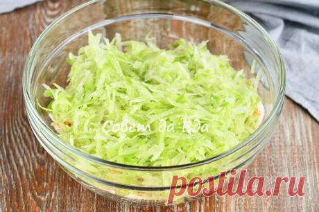 Интересные салаты с редькой - 4 разных варианта - Будет вкусно - Социальная сеть "МТ.RU" Покажу очень вкусные разные салаты с редькой. У одного салата будет необычная заправка. Все салаты готовятся просто и легко. Вкус у них совершенно разный и время приготовления тоже разное. Выбирайте любой и радуйте своих близких вкусными блюдами. 1. Быстрый салат с редькой. Морковь (150 г) очищаем Подписывайтесь, читайте, комментируйте, ставьте лайки