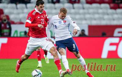 Россияне повели в счете благодаря автоголу словаков в отборочном матче чемпионата мира. На 24-й минуте встречи после прострела Арсена Захаряна мяч в свои ворота отправил защитник словацкой сборной Милан Шкриньяр