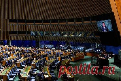 В США указали на рабское поведение проголосовавших за резолюцию по Украине стран. Офицер военной разведки США в отставке, политолог Скотт Беннетт высказался о результатах голосования по проекту резолюции Генассамблеи ООН о выплате Россией репараций Украине. По его словам, страны, проголосовавшие за документ, являются «марионетками и рабами американской империи».