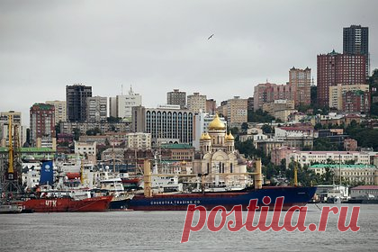 Англичанин побывал в России и захотел вернуться ради одной вещи. Англичанин побывал в путешествии по России и захотел вернуться ради одной вещи — поездки на поезде по Транссибирской магистрали на Дальний Восток. По словам Доминика из Манчестера, он давно мечтал отправить в путешествие на поезде по России и считает это невероятным опытом.