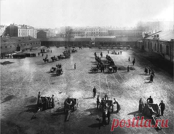 Лейб-гвардии I-я Артиллерийская бригадтава на плацу. 1913 / Историческая справка