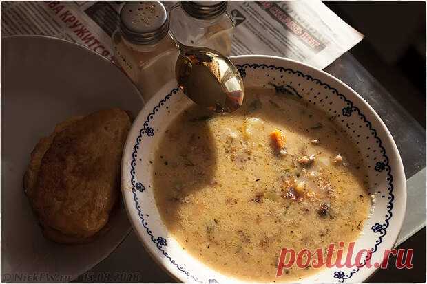 Сырный суп с фаршем грибами яйцом и молоком.. - БУДЕТ ВКУСНО! - медиаплатформа МирТесен Сегодня очередной эксперимент с сырным супом... Нравятся мне сырные супы, очень нравятся, потому я продолжаю экспериментировать, в этот раз кроме грибов и фарша, я добавил с суп молоко и 2 куриных яйца... и нет я не сам это придумал, а вычитал на просторах интернетов... но в оригинальном рецепте