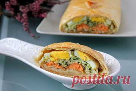 Кулебяка с рыбой и рисом - рецепт с пошаговыми фото / Меню недели