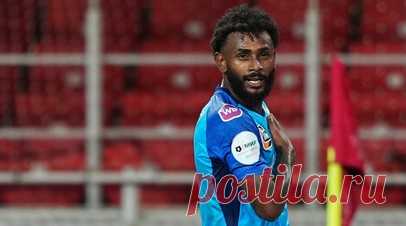 Неудачный эксперимент: дубль Вендела помог «Зениту» в гостях обыграть «Спартак» в пятом туре РПЛ. «Зенит» на выезде одержал победу над «Спартаком» в пятом туре чемпионата России по футболу. Матч завершился со счётом 3:1, а Вендел забил по голу в каждом из таймов и стал одним из главных героев встречи. В концовке основного времени Александр Соболев реализовал пенальти и сократил отставание, но на четвёртой компенсированной минуте Матео Кассьерра вновь увеличил преимущество петербуржцев до двух…