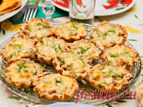 Тарталетки с курицей и грибами — Sloosh – кулинарные рецепты