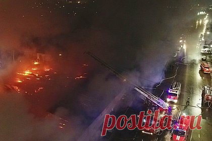 Силовики задержали владельца костромского клуба «Полигон» по делу о пожаре. В Костроме силовики задержали владельца сгоревшего ночного клуба «Полигон» Ихтяра Мирзоева по делу о смертельном пожаре. Сейчас правоохранители проводят с ним следственные действия. В ближайшее время ему изберут меру пресечения. Ранее суд арестовал на два месяца организатора работы клуба.