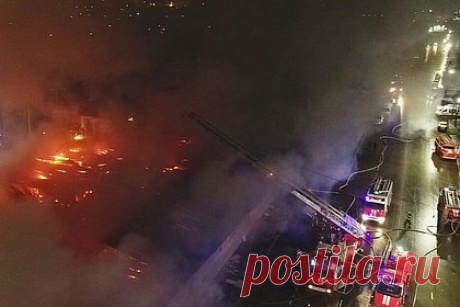 Силовики задержали владельца костромского клуба «Полигон» по делу о пожаре. В Костроме силовики задержали владельца сгоревшего ночного клуба «Полигон» Ихтяра Мирзоева по делу о смертельном пожаре. Сейчас правоохранители проводят с ним следственные действия. В ближайшее время ему изберут меру пресечения. Ранее суд арестовал на два месяца организатора работы клуба.