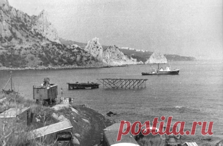 Морской гидрофизический институт | Виртуальный музей МГИ | Музейная галерея | Строительство океанографической платформы в Кацивели