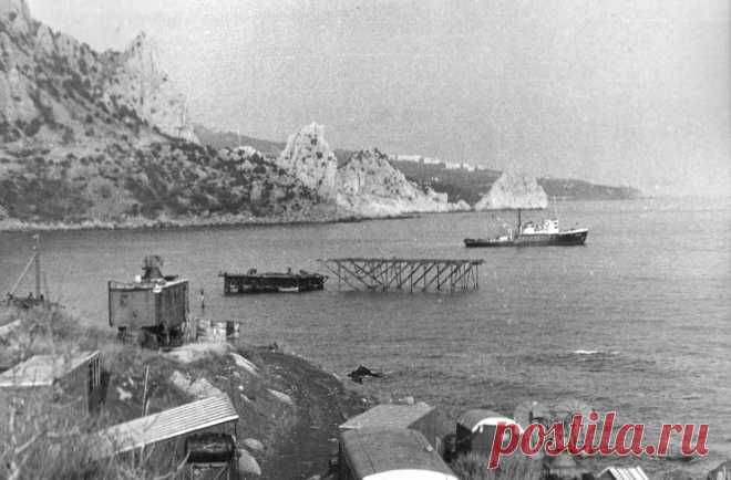 Морской гидрофизический институт | Виртуальный музей МГИ | Музейная галерея | Строительство океанографической платформы в Кацивели