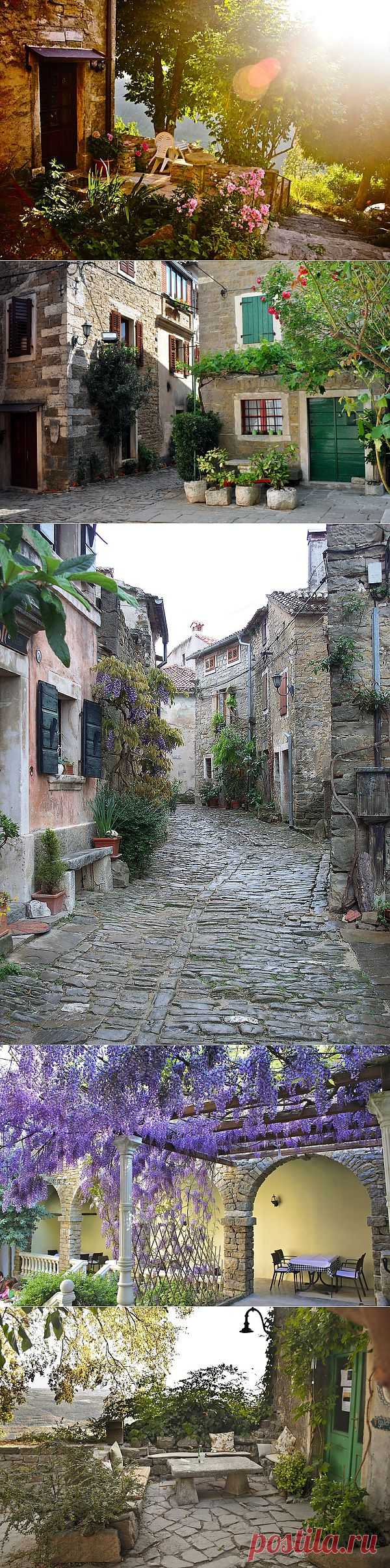 Старинный город художников - Грожнян, Хорватия.Жителей в городке немного - всего около 800 человек, и котов наверно больше чем жителей.)
Городок находится на вершине холма, его можно обойти за 10 минут, в нем исключительно пешеходные улочки с узкими проходами. Старинный город находится под охраной ЮНЕСКО.