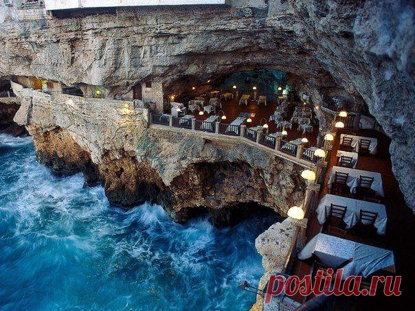 Ресторан в Италии, Гротта Палаццезе в Полиньяно а Маре, Адриатическое море