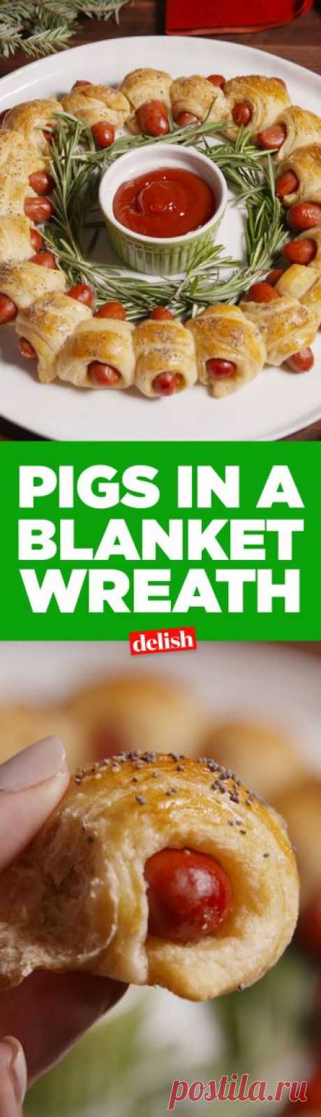 This Pigs in a Blanket Wreath