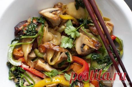 Овощи по-китайски, лимонное сорбе, салат с рисовыми макаронами от Юлии Высоцкой