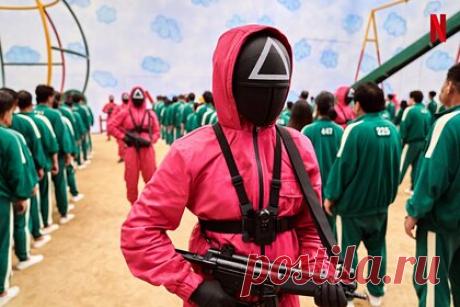 Сериал о детских играх на выживание возглавил топ Netflix в 90 странах. Южнокорейский сериал «Игра в кальмара» возглавил топ стримингового сервиса Netflix в 90 странах. Уточняется, что шоу режиссера Хван Дон-хека о жестоких детских играх на выживание может стать самым успешным сериалом на платформе, обогнав такие хиты, как «Бриджертоны» и «Ведьмак».