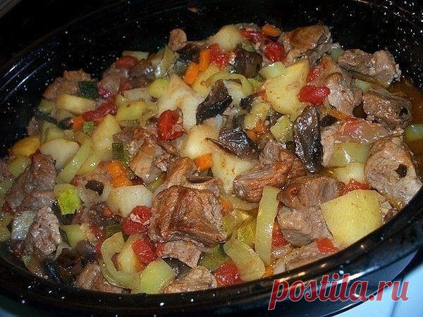 Как приготовить жаркое в мультиварке
Ингредиенты:
мясо – 500 г
грибы – 500 г
картофель – 1 кг
Показать полностью…