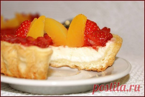 Корзиночки с творожной начинкой и клубникой.