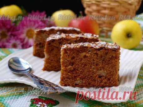 Медово-яблочный пирог от Лики Мостовой
Яблочные пироги можно печь круглый год, но самыми популярными они становятся осенью и зимой. Хочу предложить вам рецепт невероятно вкусного медово-яблочного пирога, который всегда будет кстати с чашечкой ароматного чая. Яблоки для такого пирога можно брать любого сорта, мёд также подойдёт любой.
Для приготовления медово-яблочного пирога понадобится:
яблоки - 400 г;
мёд - 100 г;
растительное масло - 100 мл;
сахар - 100 г;
мука п...