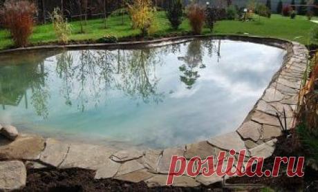 Функциональный пруд для дачи своими руками Водоем посреди собственных владений - невероятная роскошь.Во-первых, это одно из самых эффектных решений в области ландшафтного дизайна. Ведь, пруд обычно является центром всеобщего внимания - не только домочадцев, но в особенности гостей. В нашей стране по ряду причин не принято радовать себя
