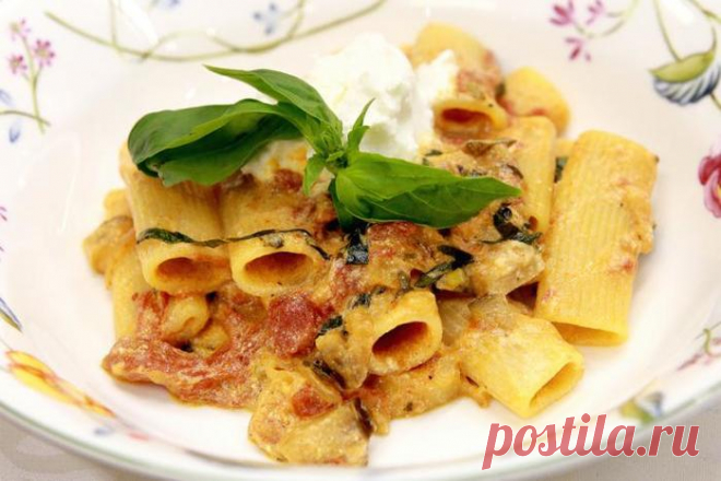 Сытная и невероятно вкусная паста ригатони с баклажанами