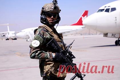 США отказалась принимать чартер из Кабула. Министерство внутренней безопасности (МВБ) США во вторник не разрешило чартерному рейсу из Кабула посадку в одном из аэропортов страны. На борту самолета находились более 100 эвакуированных из Афганистана американских граждан и лиц, имеющих постоянный вид на жительство в США.