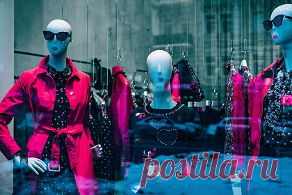 Назван самый популярный тренд 2022 года в одежде. Эксперты платформы Lyst, специализирующейся на анализе потребительского поведения в индустрии моды, назвали самый популярный тренд в одежде 2022 года. Отмечается, что наиболее востребованным в текущем году стал «стиль куклы Барби» с ярко-розовыми оттенками предметов гардероба.