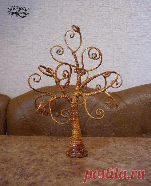Сказочное деревце из газетных трубочек) / Рукоделие