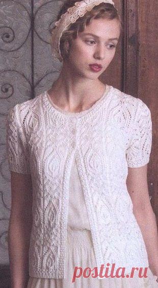 Белый жакет спицами
