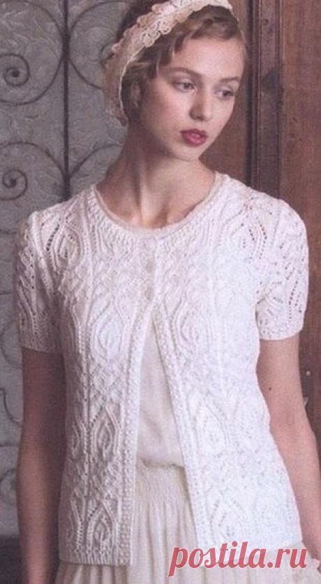 Белый жакет спицами