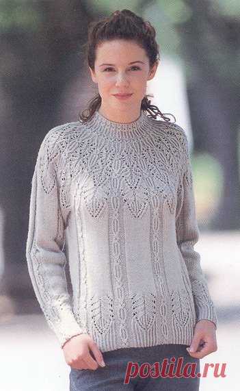 Пуловер с круглой ажурной кокеткой